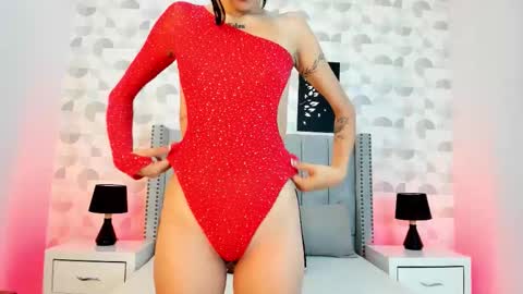 Snapshot of sara_secrets chatting on 24, 2, 2026 SARA SANTACRUZ online show from 24, 2, 2026