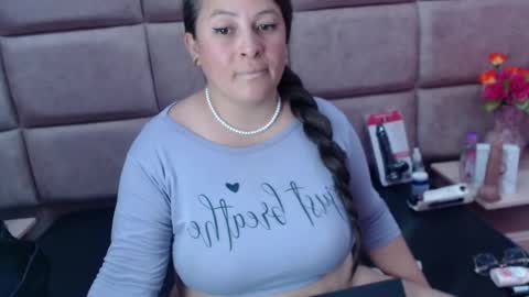 sara_thonson_ online show from 9, 2, 2025