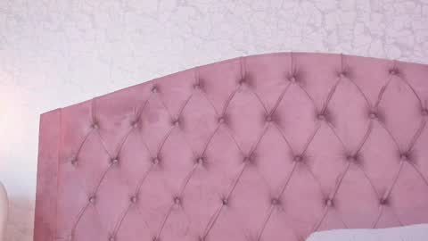 Sara  online show from 6, 4, 2026