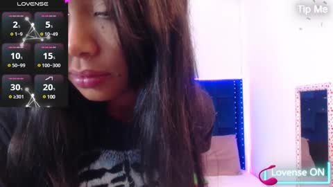 SARAHGIL online show from 1, 2, 2025