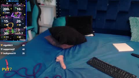 SARAHGIL online show from 20, 2, 2025