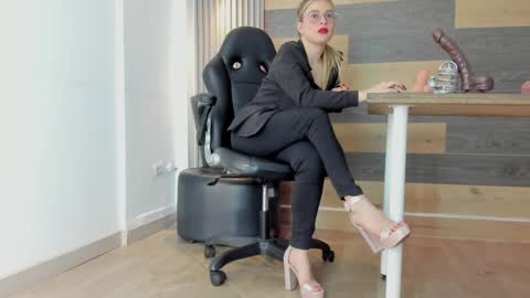 Sara Ferrera online show from 9, 1, 2025