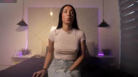 sarah_collens_ online show from 3, 7, 2026
