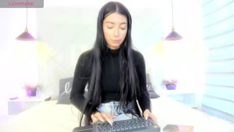 sarah_collens_ online show from 15, 7, 2026