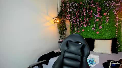 Sarah Deyvis online show from 27, 11, 2025