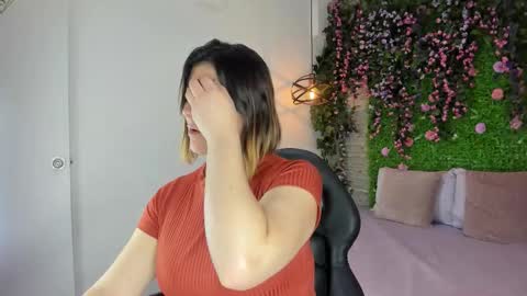 Sarah Deyvis online show from 17, 2, 2026