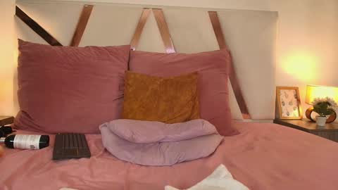 Snapshot of sarahevans__ chatting on 25, 12, 2024 Sarah Evans online show from 25, 12, 2024