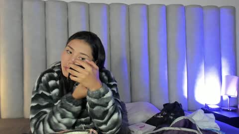 Snapshot of sarahevans__ chatting on 4, 1, 2025 Sarah Evans online show from 4, 1, 2025