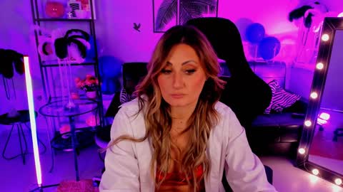 Divine Sarah NONUDE model online show from 14, 12, 2024