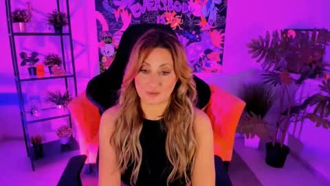 Divine Sarah NONUDE model online show from 23, 1, 2025