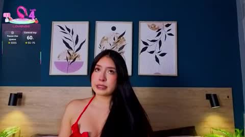 Snapshot of sarahmiler_ chatting on 3, 12, 2025 Sarah online show from 3, 12, 2025