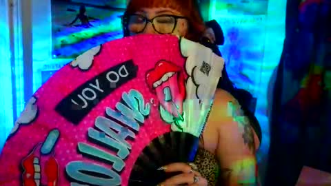 Snapshot of saraht666 chatting on 2, 5, 2026 Sarah T online show from 2, 5, 2026