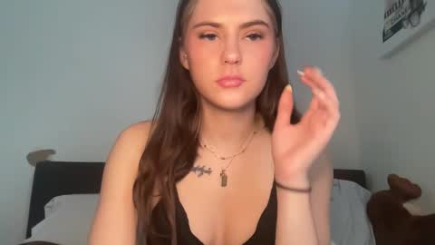 SarahxOliver online show from 3, 12, 2025