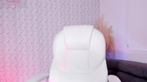 Snapshot of sarajonesxxx chatting on 21, 11, 2025 Sara jones online show from 21, 11, 2025