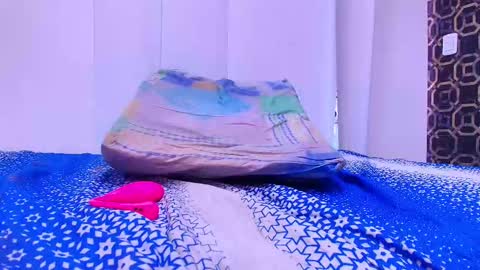 Sara  online show from 4, 3, 2025