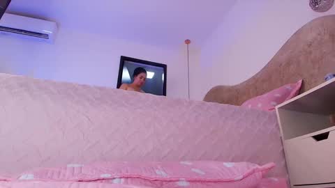 Sara  online show from 8, 11, 2025