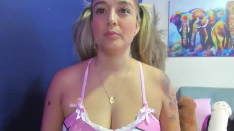 Sara Ledouxx online show from 12, 11, 2025