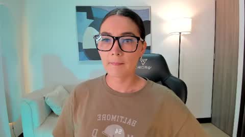 Snapshot of saraparkerx chatting on 25, 6, 2026 I am Sara online show from 25, 6, 2026