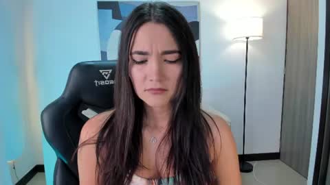 Snapshot of saraparkerx chatting on 12, 7, 2026 I am Sara online show from 12, 7, 2026