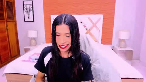 Snapshot of sarasofia44 chatting on 18, 6, 2026 Sara Sofia online show from 18, 6, 2026