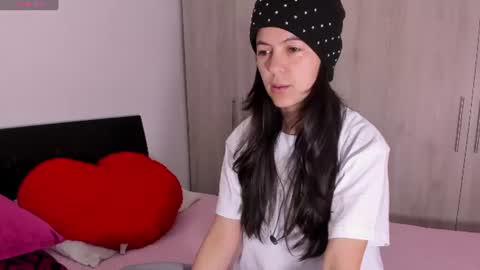 Snapshot of sarasweet_4 chatting on 23, 6, 2026 Sara online show from 23, 6, 2026