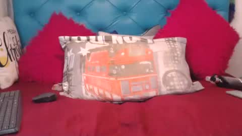 Sara Wills online show from 1, 10, 2025