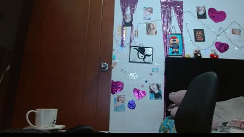 Snapshot of saray_extrovert1 chatting on 21, 12, 2024 Sara Jimenez online show from 21, 12, 2024