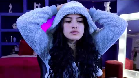 Sari  online show from 13, 9, 2025