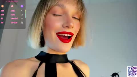 Your Selena 3 online show from 30, 10, 2025