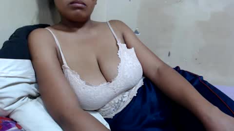 Snapshot of saronette chatting on 18, 12, 2024 saronette online show from 18, 12, 2024