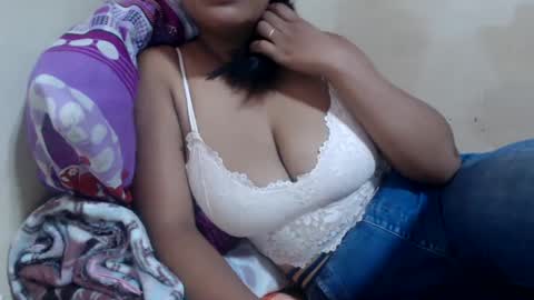Snapshot of saronette chatting on 27, 12, 2024 saronette online show from 27, 12, 2024