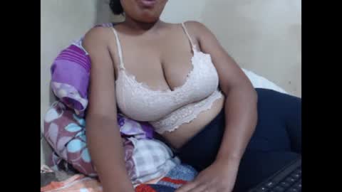 Snapshot of saronette chatting on 9, 1, 2025 saronette online show from 9, 1, 2025