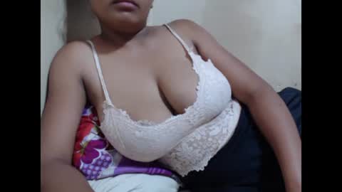 Snapshot of saronette chatting on 16, 1, 2025 saronette online show from 16, 1, 2025