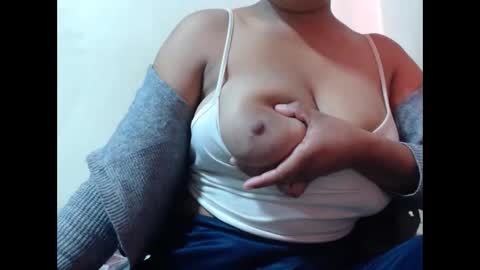 Snapshot of saronette chatting on 15, 10, 2025 saronette online show from 15, 10, 2025