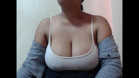 Snapshot of saronette chatting on 16, 10, 2025 saronette online show from 16, 10, 2025