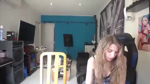 Giselle and Jay online show from 13, 10, 2025