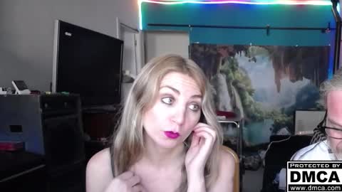 Giselle and Jay online show from 22, 11, 2025