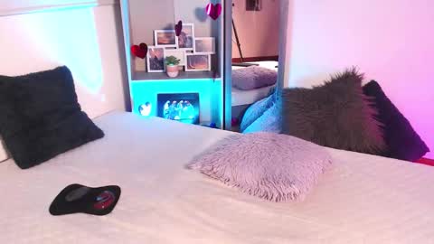 sasha_bowei online show from 28, 2, 2026