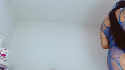 Snapshot of sasha_creamy chatting on 9, 11, 2025 Sasha Creamy online show from 9, 11, 2025