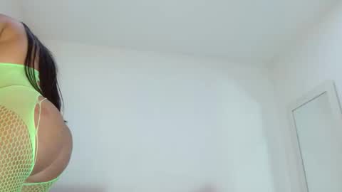 Snapshot of sasha_creamy chatting on 29, 11, 2025 Sasha Creamy online show from 29, 11, 2025