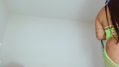 Snapshot of sasha_creamy chatting on 14, 12, 2025 Sasha Creamy online show from 14, 12, 2025