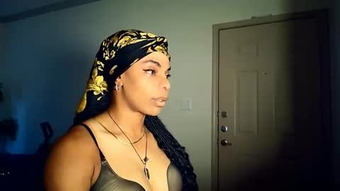 Snapshot of sashastrokes chatting on 2, 11, 2025 MISTRESS STROKES online show from 2, 11, 2025