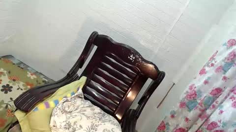 KEYLLA online show from 24, 4, 2026