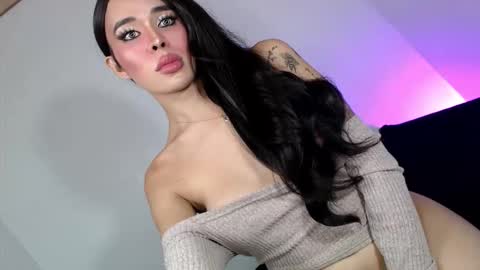 Tiffanie online show from 6, 2, 2026