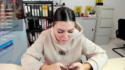 sassytiff online show from 8, 1, 2025