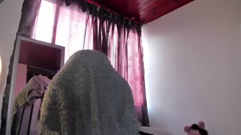 Snapshot of satanbabee_ chatting on 8, 2, 2025 im expecting 300 thumbs up on my altar online show from 8, 2, 2025