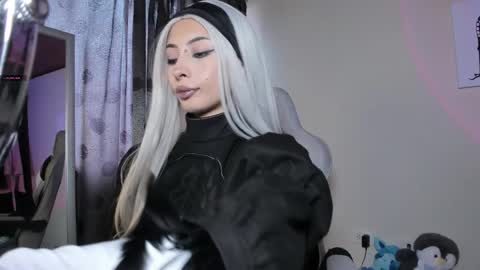 Snapshot of satanbabee_ chatting on 13, 2, 2025 im expecting 300 thumbs up on my altar online show from 13, 2, 2025