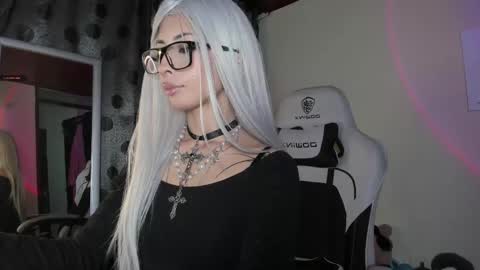 Snapshot of satanbabee_ chatting on 15, 2, 2025 im expecting 300 thumbs up on my altar online show from 15, 2, 2025