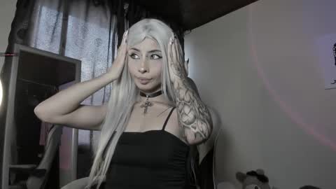 Snapshot of satanbabee_ chatting on 15, 2, 2025 im expecting 300 thumbs up on my altar online show from 15, 2, 2025
