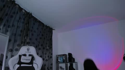 Snapshot of satanbabee_ chatting on 9, 3, 2025 im expecting 300 thumbs up on my altar online show from 9, 3, 2025
